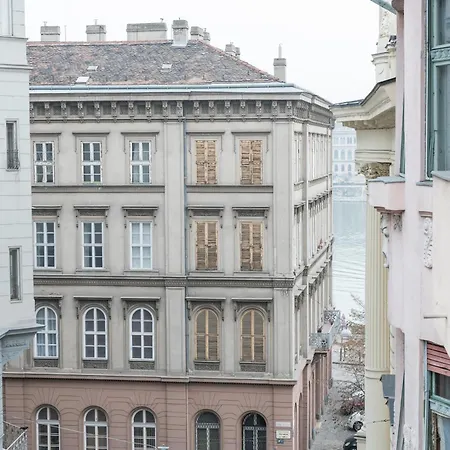 Apartment Newsunny At The Budacastle Budapest