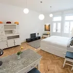 Apartment Newsunny At The Budacastle *